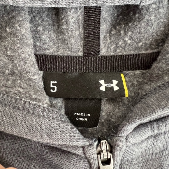 Under Armour Boys Gray Hoodie with Red Logo Full Zip Sweatshirt Size 5 - Picture 3 of 5